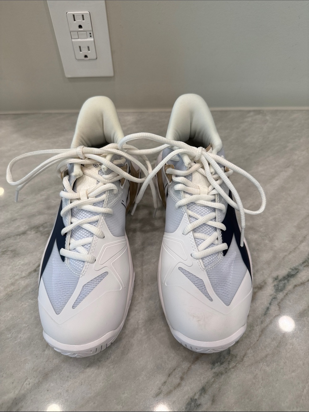 Diadora Tennis Shoes